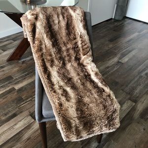 Pottery Barns Ombré Throw